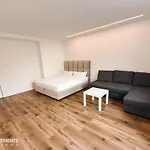 Quiet With Garden + Parking Апартаменты Любляна