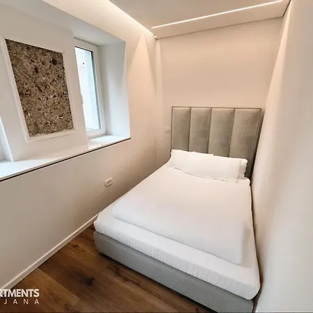 Quiet With Garden + Parking Apartment *