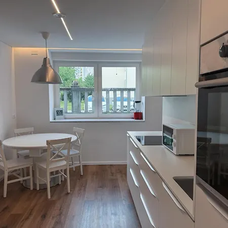 Apartament Quiet With Garden + Parking *